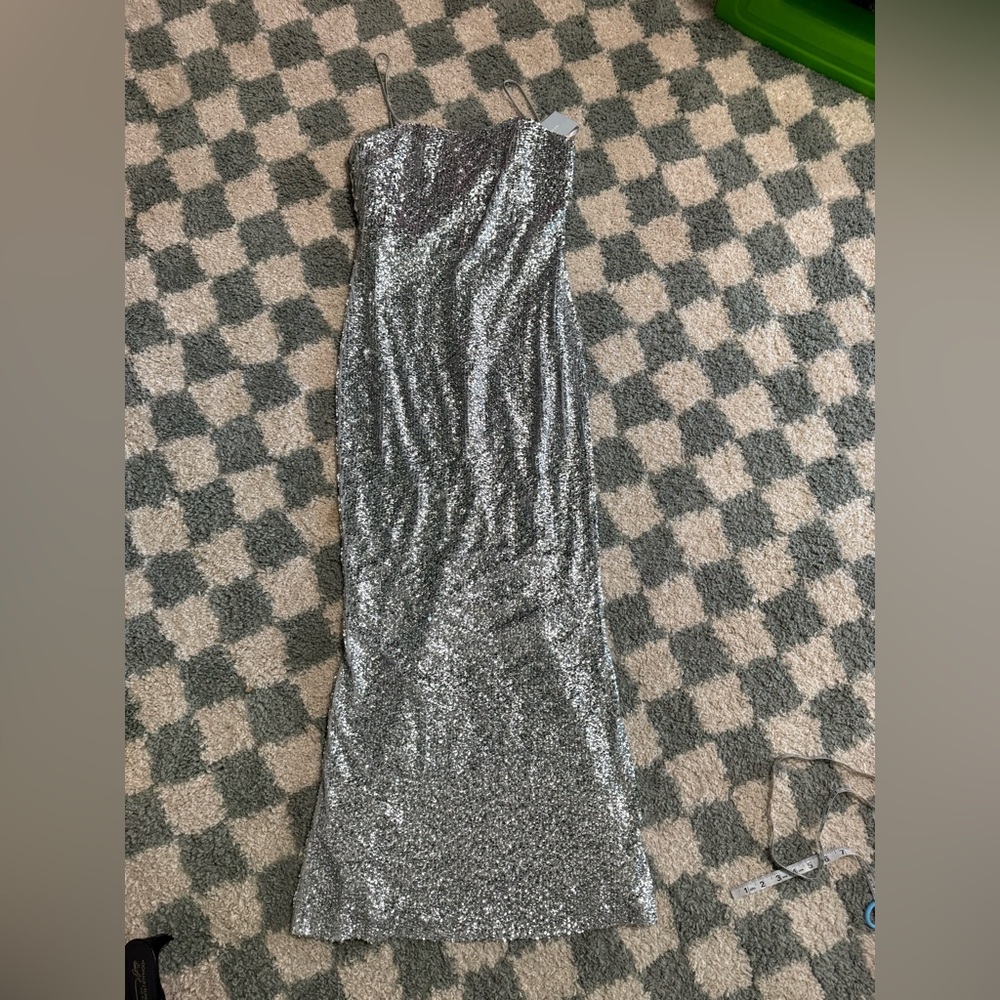ANTONIO MELANI NWT NEW Silver Reese Sequin Maxi Gown Dress Event Formal Size 6 - Picture 5 of 11